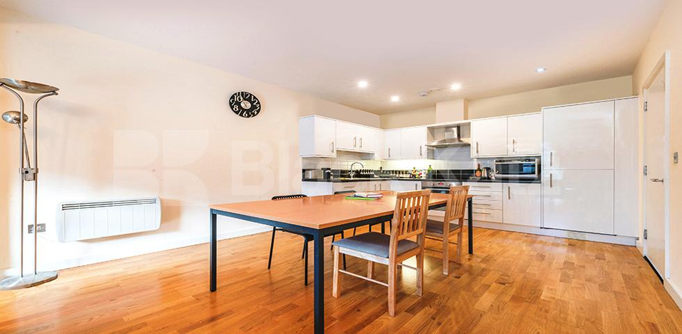 			LARGE 2 BEDROOM FLAT WITH PRIVATE TERRACE, 2 Bedroom, 1 bath, 1 reception Apartment			 Axminster Road, HOLLOWAY N7